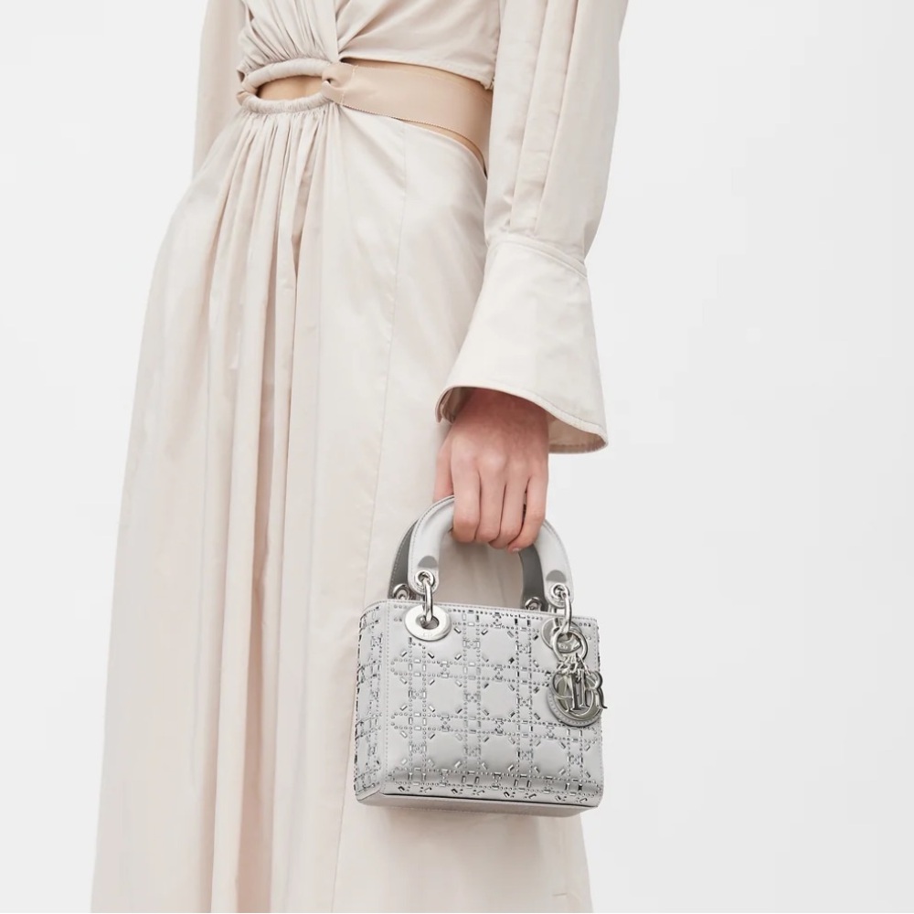 Mini Lady Dior - Picture 14 of 17